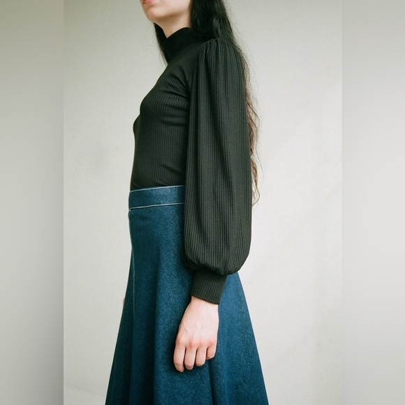 ELIZA FAULKNER DOLLY PUFF-SLEEVE TURTLENECK TOP - Picture 3 of 7